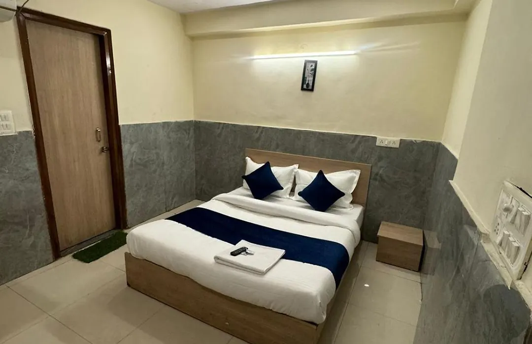 Hotel Silver Place Near Igi Airport Dwarka-1